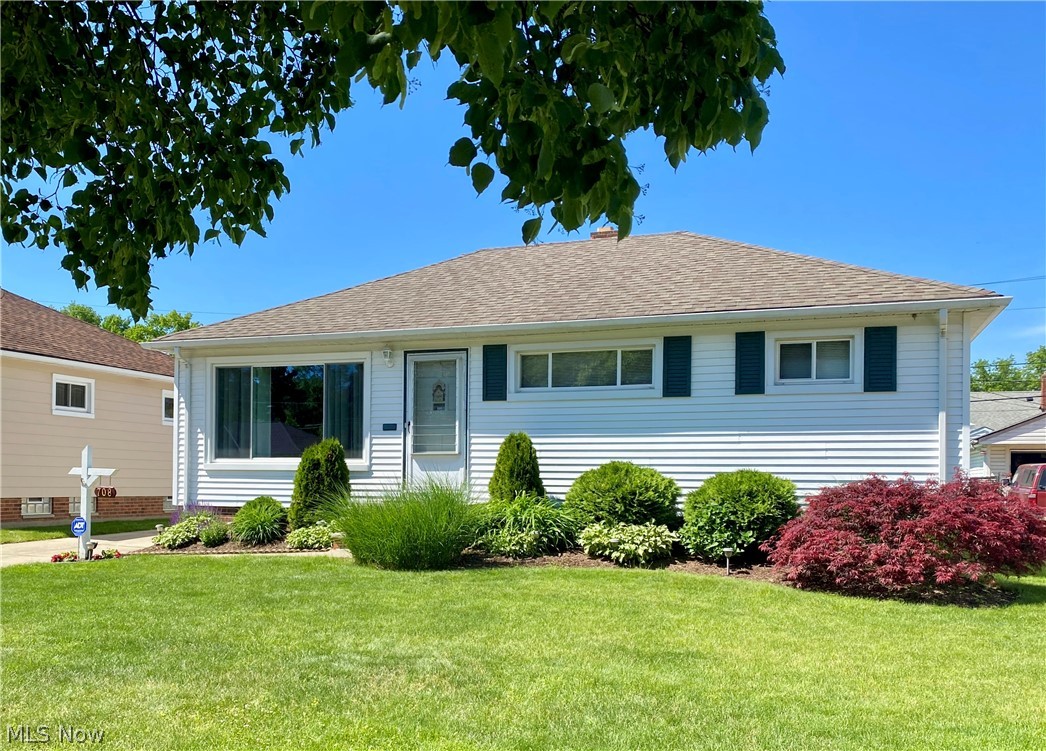 708 Sterling Road Wickliffe, OH 44092 - Photo 2 of 34 Gallery Image 2