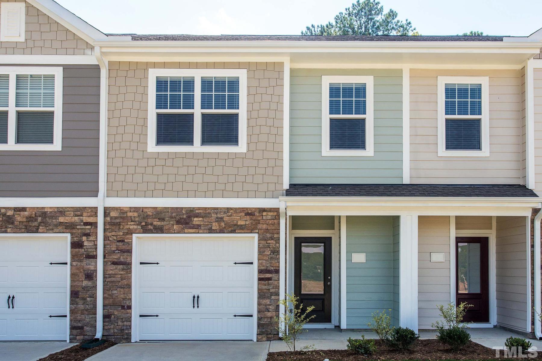 a view of entrance of the house