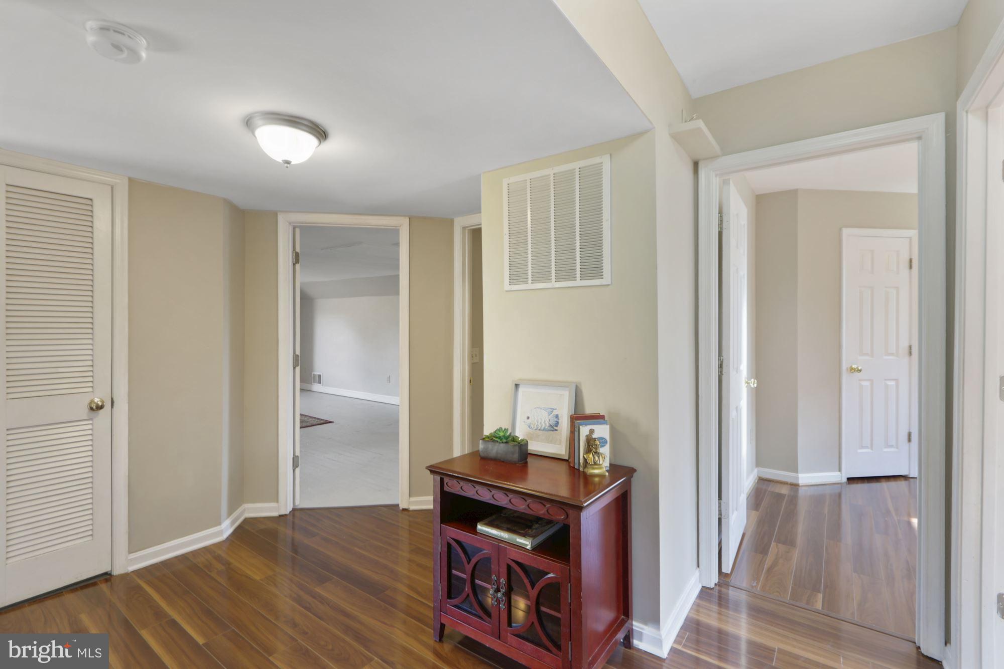 2734 Crooked Run Road Delaplane, VA 20144 - Photo 19 of 38 Upstairs landilng off bedrooms.