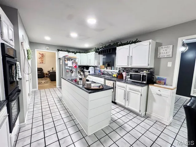 $260,500 | 2 Amanda Drive, Lilbourn, MO 63862