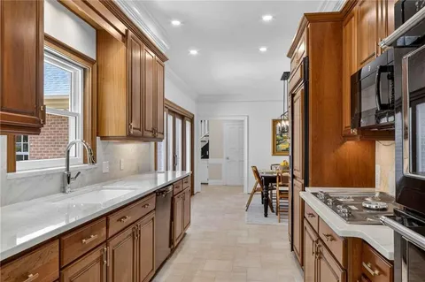 $1,149,000 | 1864 Hallford Court, Atlanta, GA 30338