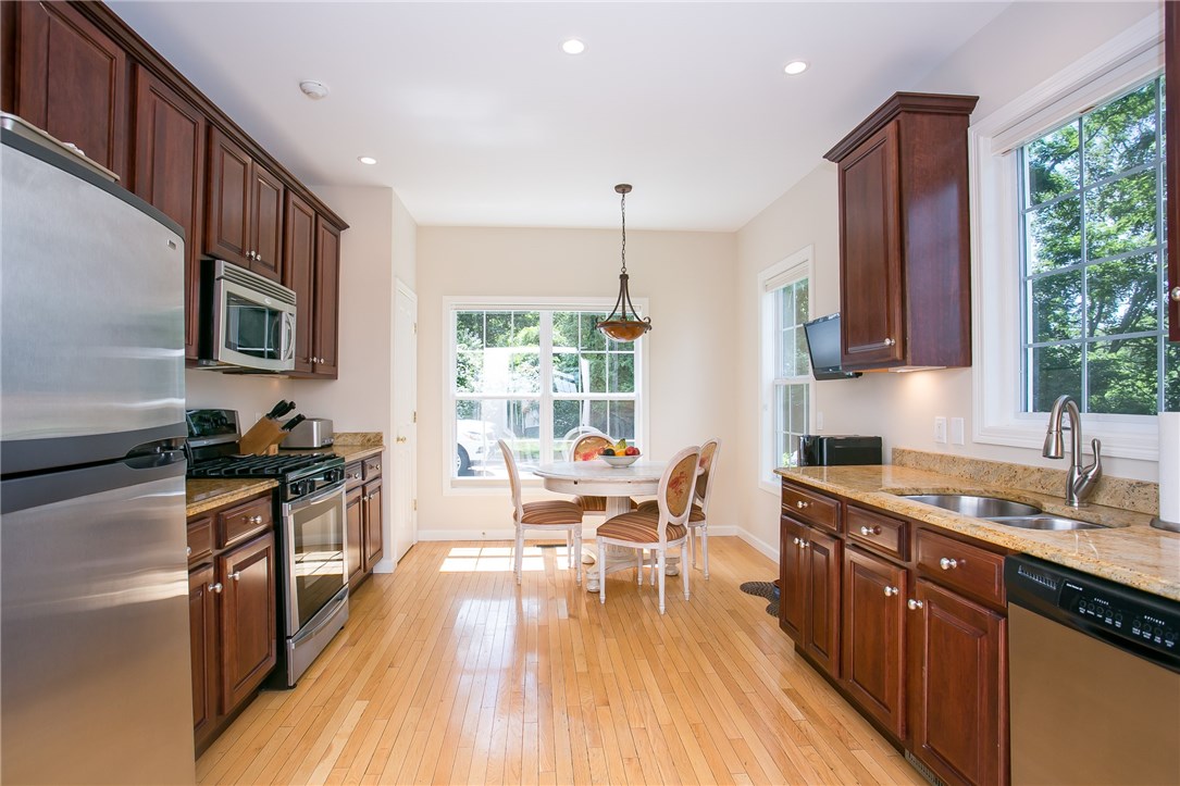 287 Rolling Hill Road Portsmouth, RI 02871 - Photo 5 of 29