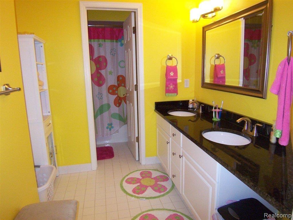 1961 Blue Grass Drive Rochester, MI 48306 - Photo 52 of 57 Updated Full Bathroom.jpg