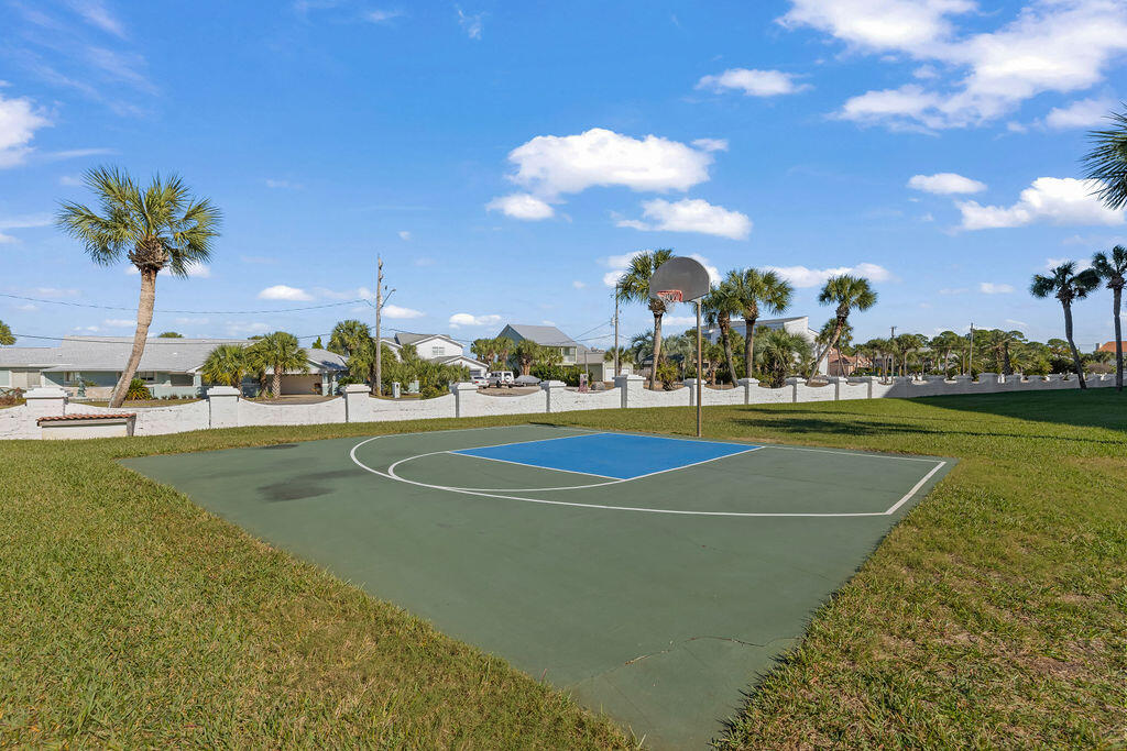 909 Santa Rosa Boulevard, Unit 569 Fort Walton Beach, FL 32548 - Photo 44 of 57 a view of a basket ball ground