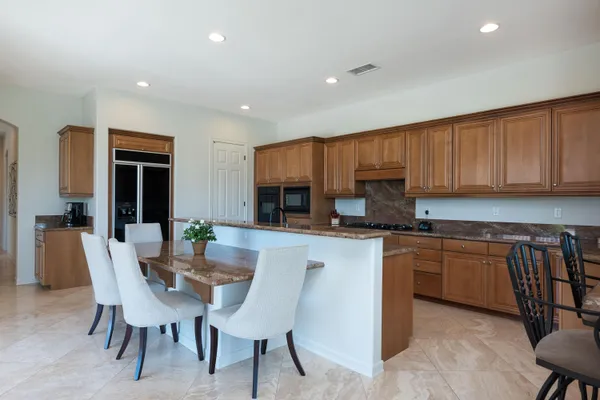 $14,000 | 136 Royal St Georges Way, Rancho Mirage, CA 92270