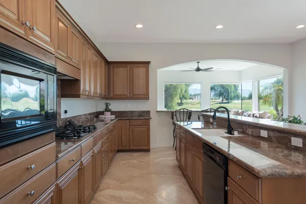 $14,000 | 136 Royal St Georges Way, Rancho Mirage, CA 92270