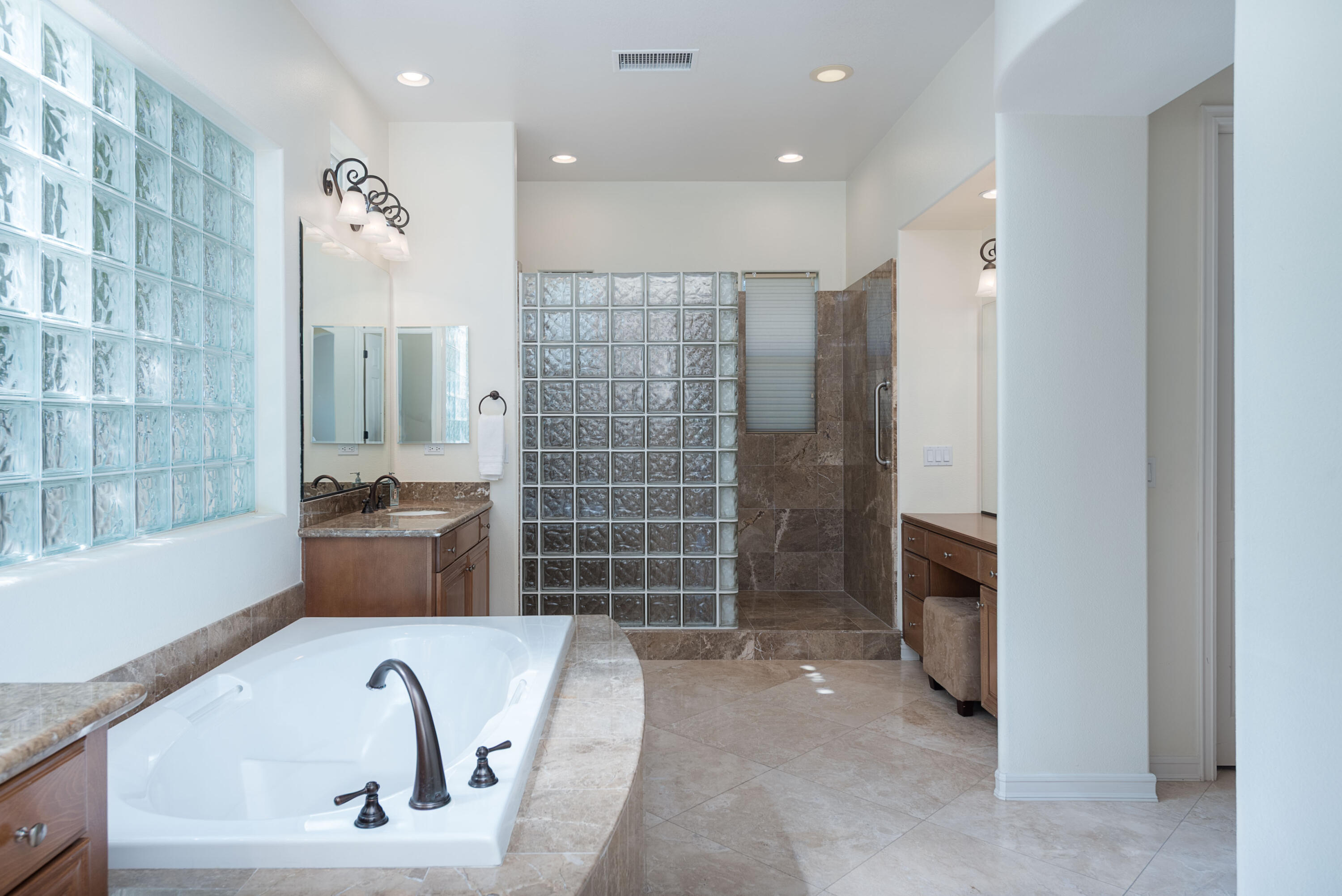 136 Royal St Georges Way Rancho Mirage, CA 92270 - Photo 44 of 67 JHP_0035