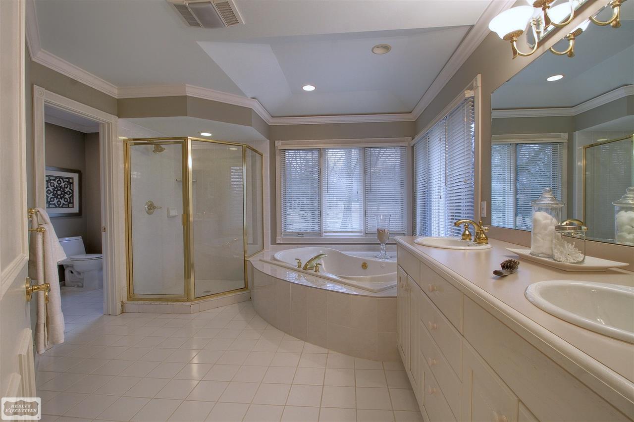 6532 Cornerstone Lane, Unit 4 Rochester Hills, MI 48306 - Photo 37 of 58
