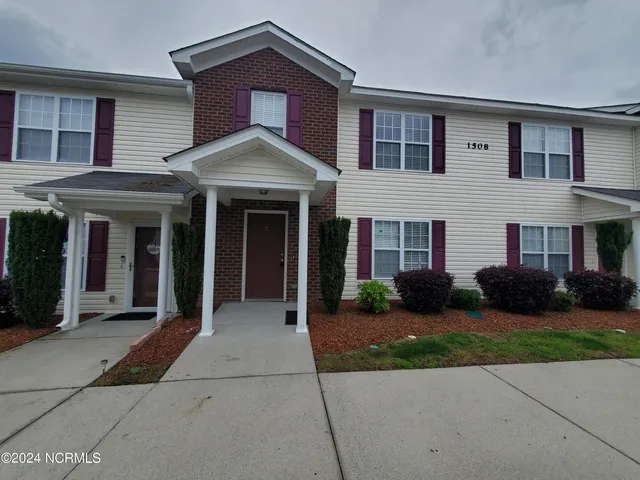 $1,400 | 1508 Manning Forest Drive, Unit C3, Greenville, NC 27834
