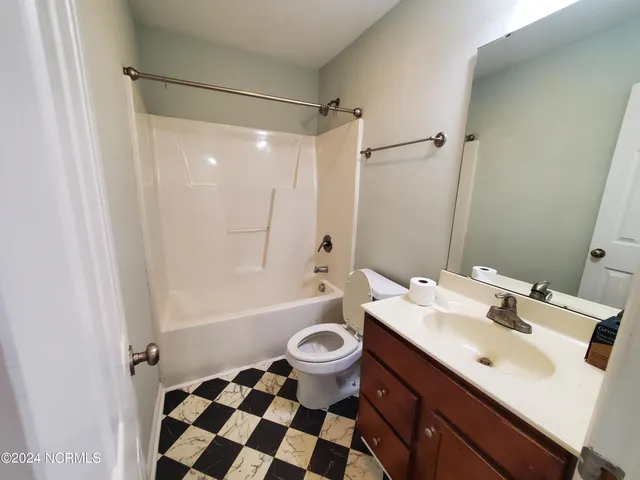 $1,400 | 1508 Manning Forest Drive, Unit C3, Greenville, NC 27834