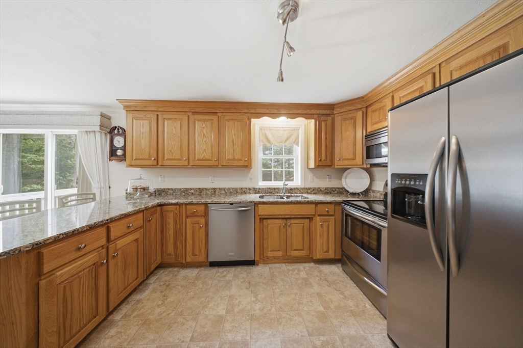 125 Carruth Road Templeton, MA 01468 - Photo 5 of 31