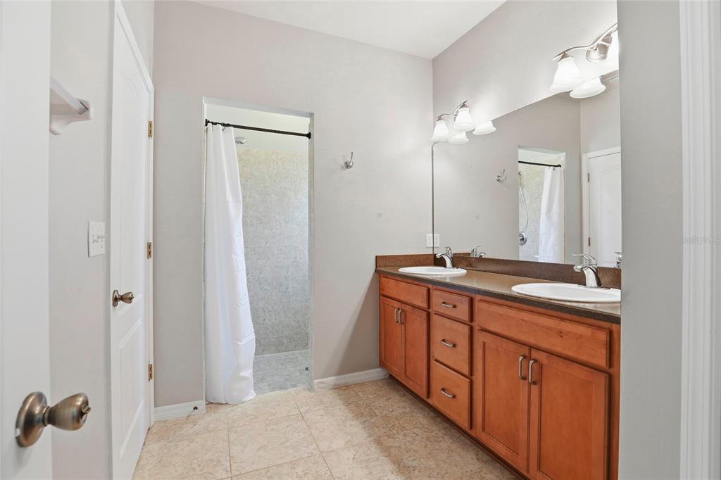 8458 Southwest 78th Road Gainesville, FL 32608 - Photo 17 of 37