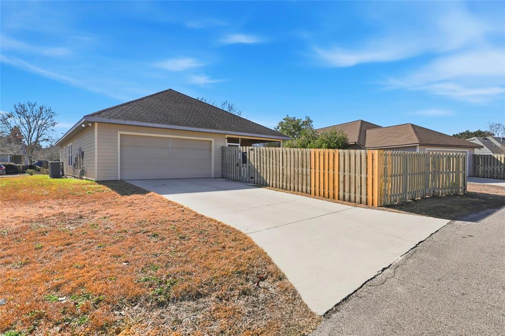 8458 Southwest 78th Road Gainesville, FL 32608 - Photo 29 of 37