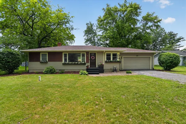 $285,000 | 1878 East Clinton Trail, Charlotte, MI 48813