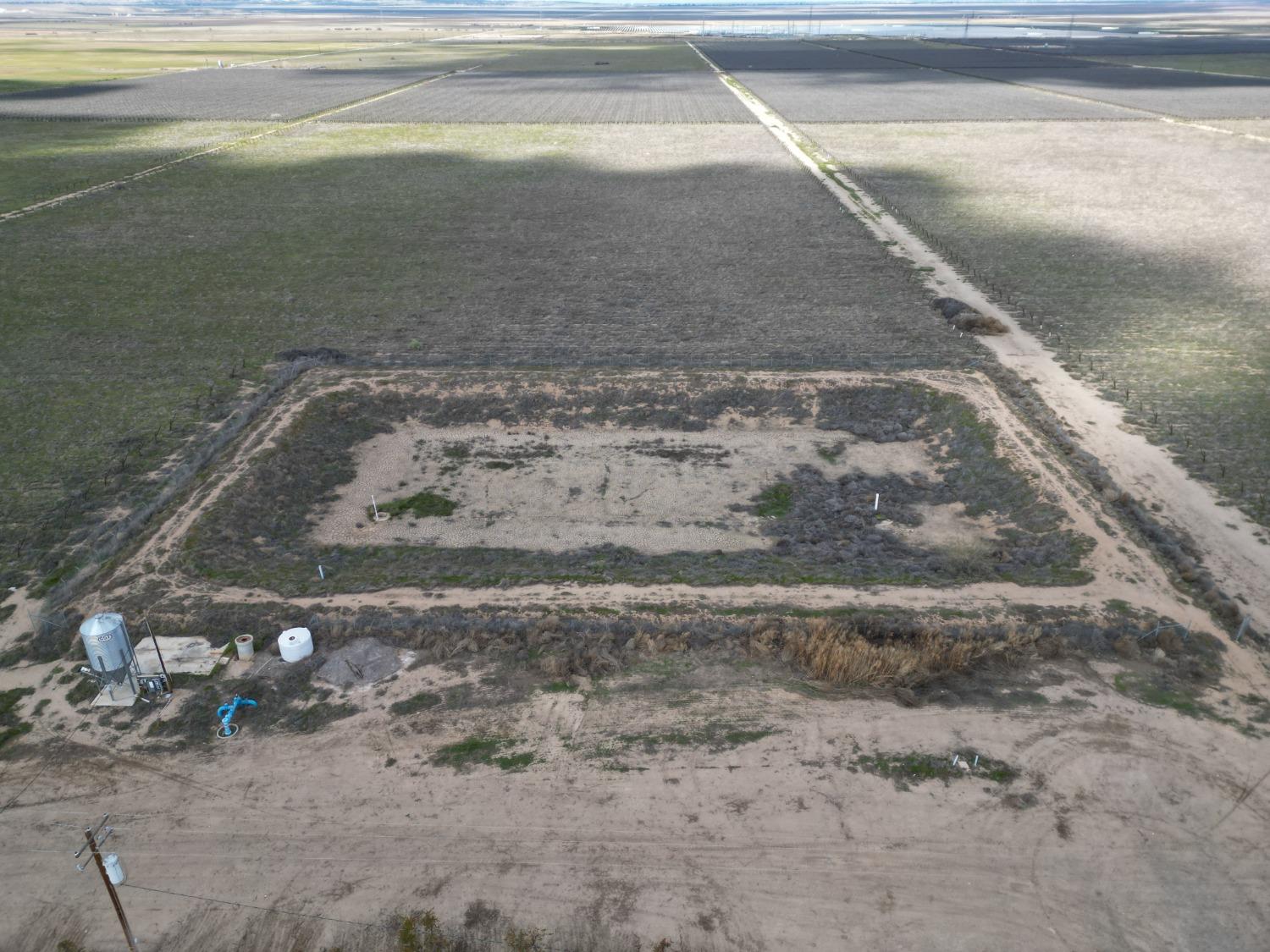 0 Moc: Gardner Ranch Taft, CA 93268 - Photo 4 of 7 a view of a dry yard
