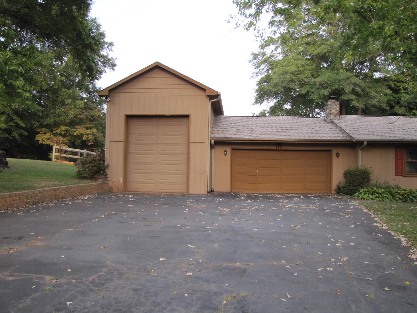 111 Timberlake Circle Inman, SC 29349 - Photo 2 of 34