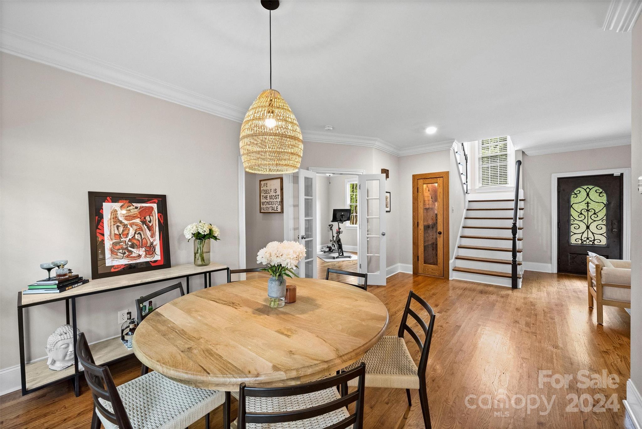 813 Millbrook Road Charlotte, NC 28211 - Photo 14 of 47 a view of a dining room with furniture