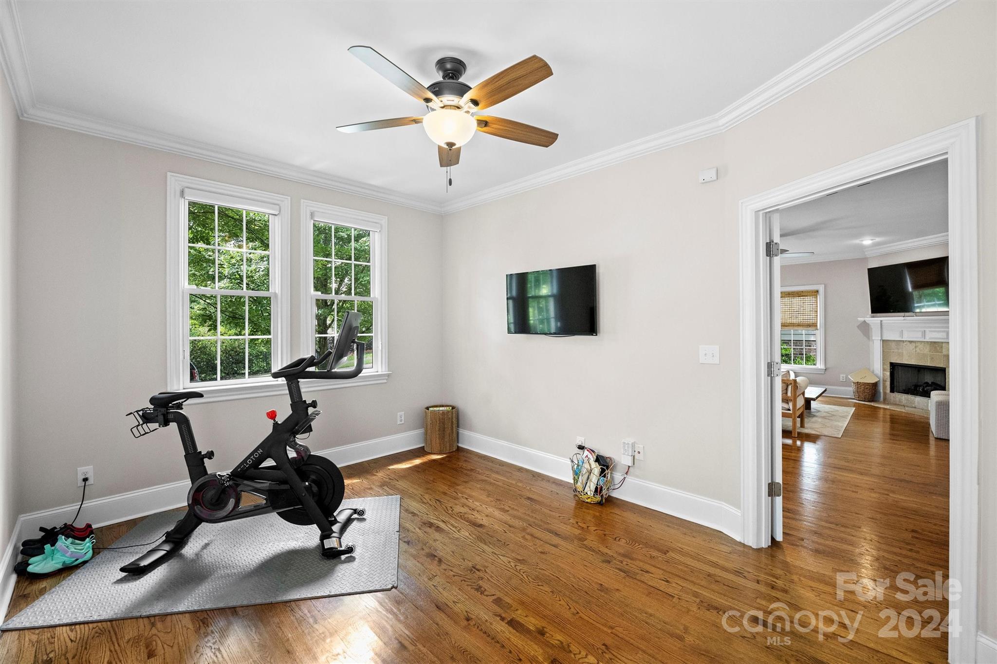 813 Millbrook Road Charlotte, NC 28211 - Photo 23 of 47 a view of a livingroom with workspace and a window