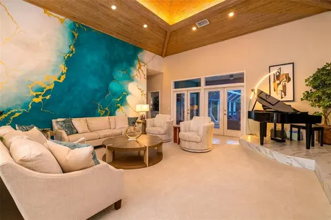 $2,295,000 | 746 Eagle Point Drive, Venice, FL 34285