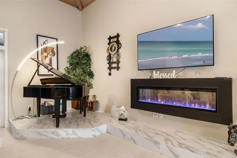 $2,295,000 | 746 Eagle Point Drive, Venice, FL 34285