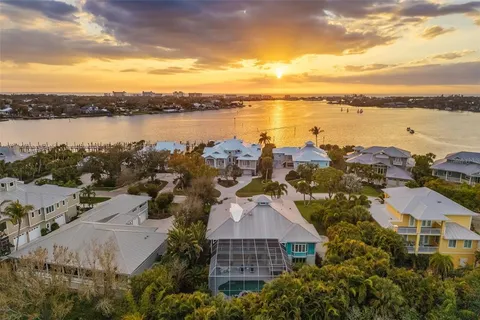 $2,295,000 | 746 Eagle Point Drive, Venice, FL 34285