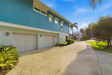 $2,295,000 | 746 Eagle Point Drive, Venice, FL 34285