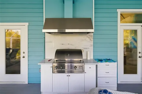 $2,295,000 | 746 Eagle Point Drive, Venice, FL 34285