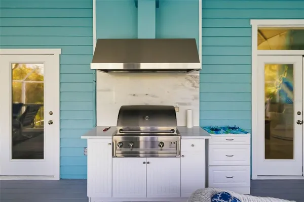 $2,295,000 | 746 Eagle Point Drive, Venice, FL 34285