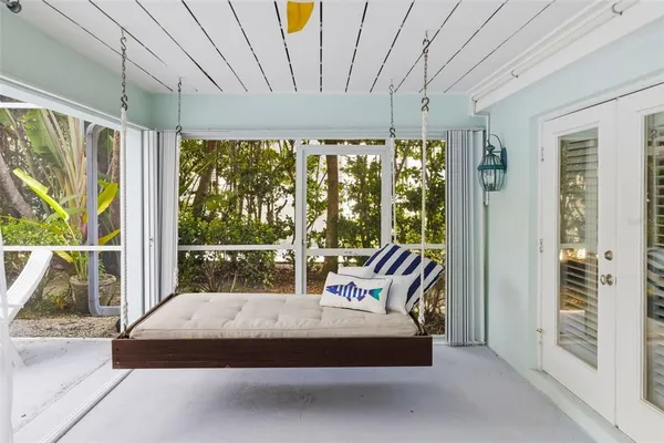 $2,295,000 | 746 Eagle Point Drive, Venice, FL 34285