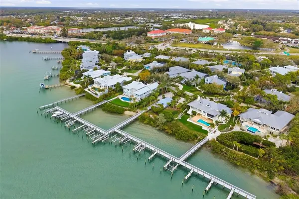 $2,295,000 | 746 Eagle Point Drive, Venice, FL 34285