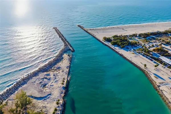 $2,295,000 | 746 Eagle Point Drive, Venice, FL 34285