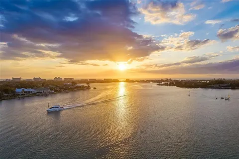 $2,295,000 | 746 Eagle Point Drive, Venice, FL 34285