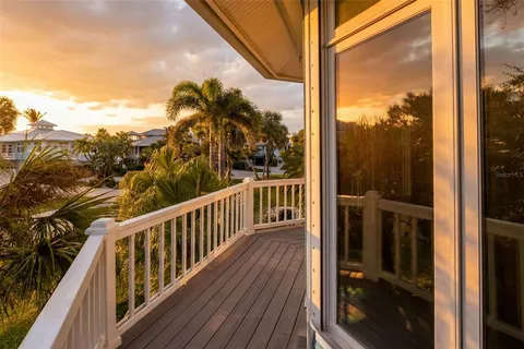 $2,295,000 | 746 Eagle Point Drive, Venice, FL 34285