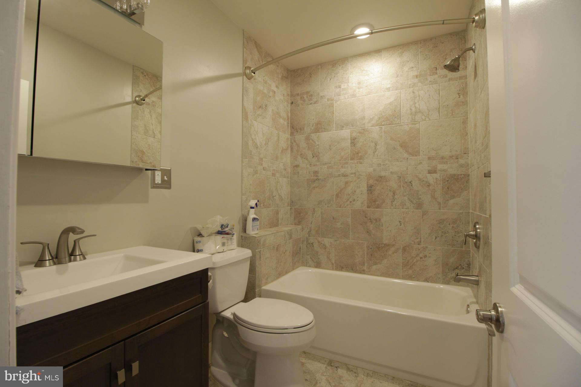 2524 Wycliffe Road Baltimore, MD 21234 - Photo 14 of 16 Bath