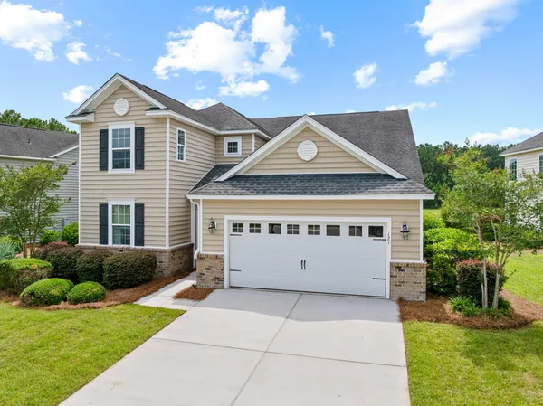 $399,900 | 121 Lindera Preserve Boulevard, Summerville, SC 29486