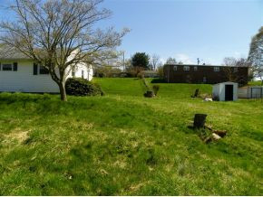 107 Walnut Road, Unit 1 Bristol, TN 37620 - Photo 12 of 19 Large yard
