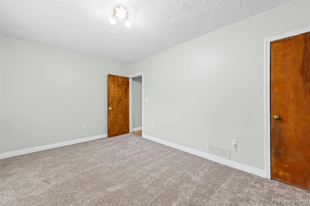4165 Crooks Road Troy, MI 48098 - Photo 8 of 27
