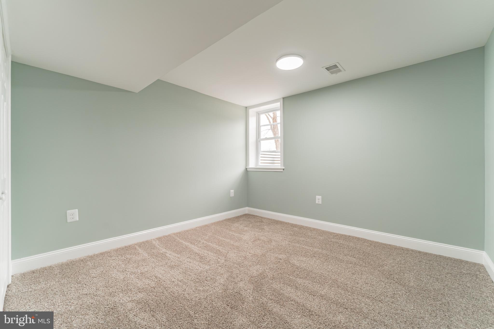 5504 Decatur Street Hyattsville, MD 20781 - Photo 21 of 30 Lower level Bedroom