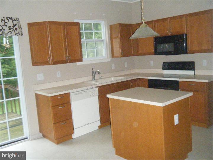 39 Riverside Road Dover, DE 19904 - Photo 4 of 13 Kitchen