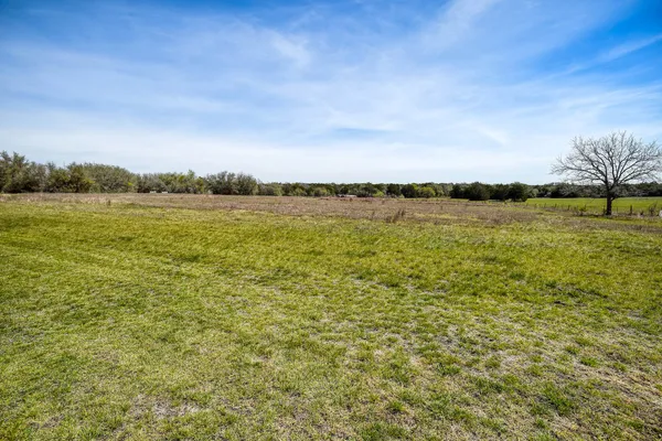 $760,000 | 4165 Pin Oak Road, Muldoon, TX 78949