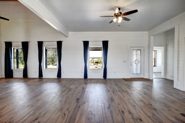 $760,000 | 4165 Pin Oak Road, Muldoon, TX 78949