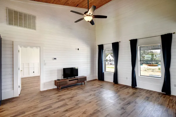 $760,000 | 4165 Pin Oak Road, Muldoon, TX 78949