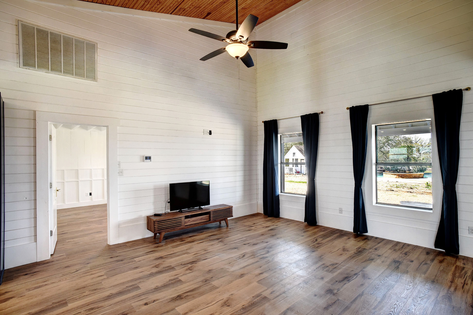 4165 Pin Oak Road Muldoon, TX 78949 - Photo 7 of 44