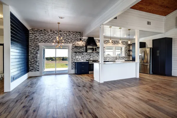 $760,000 | 4165 Pin Oak Road, Muldoon, TX 78949