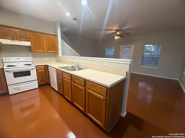 $1,095 | 5602 Golf Mist, Unit 2, San Antonio, TX 78244