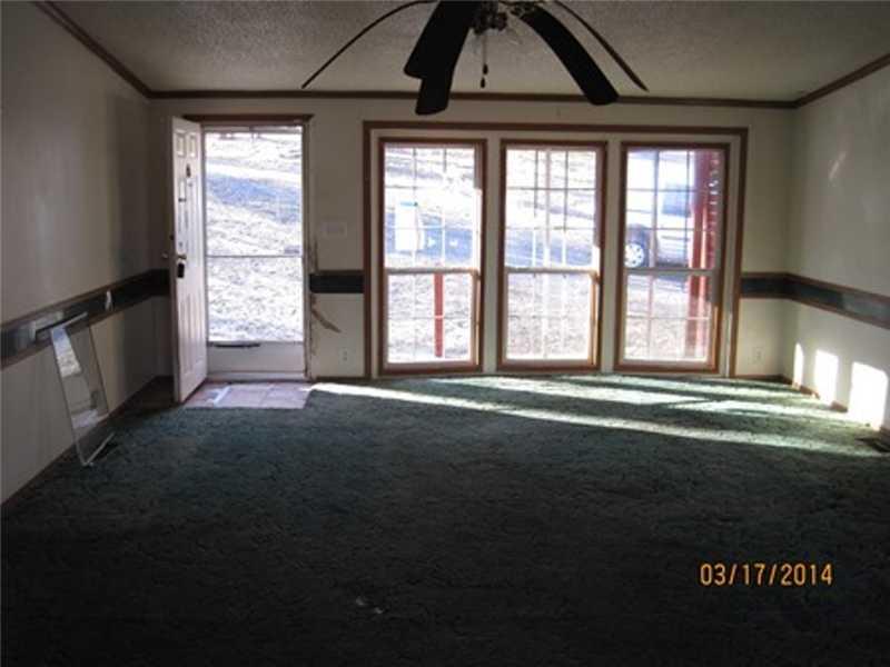 122 Pinewood Lane Butler, PA 16001 - Photo 3 of 10 Dining Room.