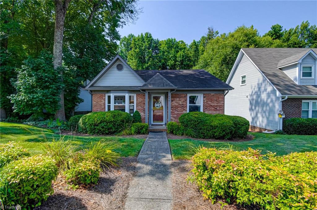 644 Lantern Ridge Drive Winston-Salem, NC 27104 - Photo 2 of 32