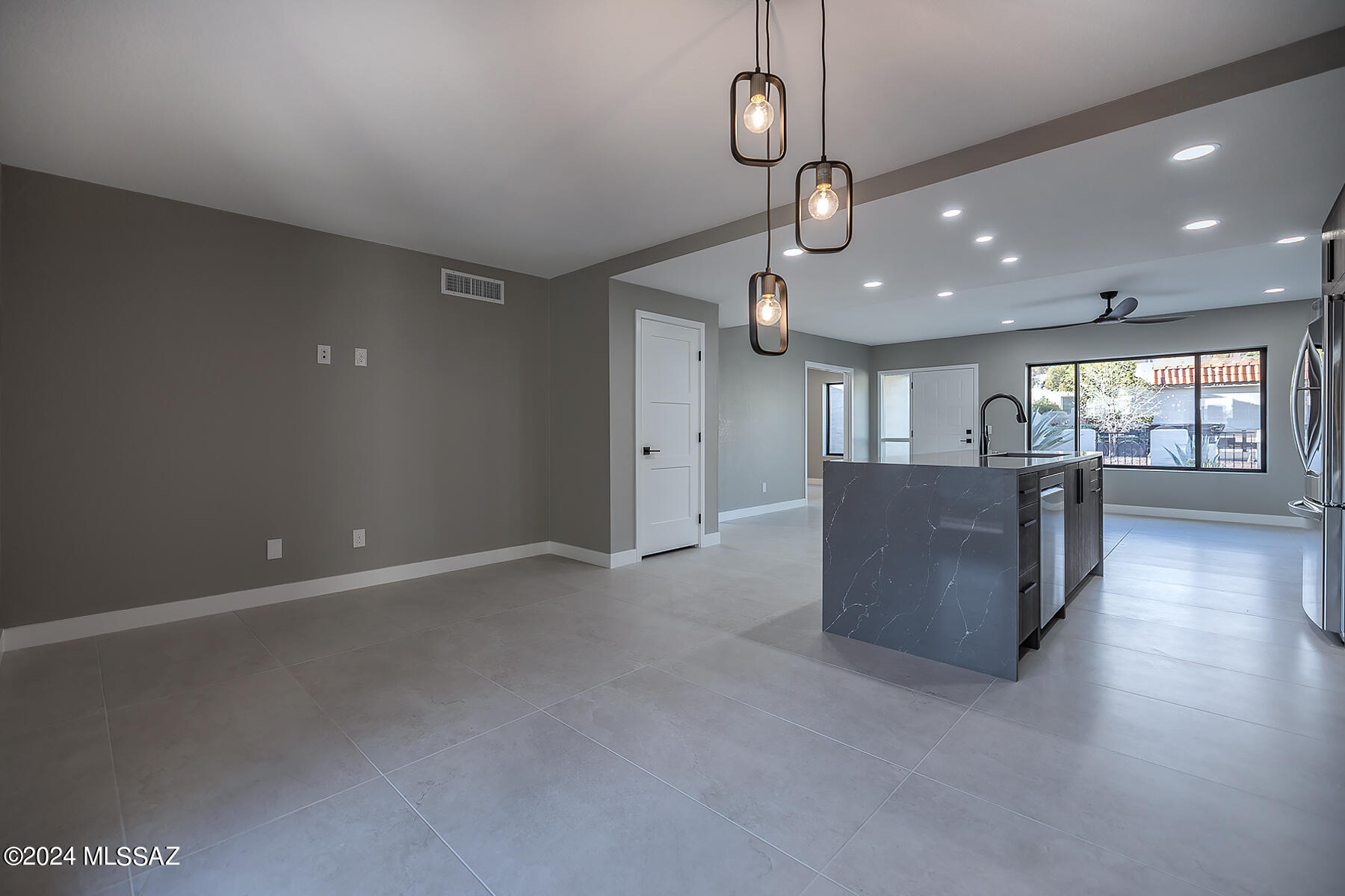 7440 East Wandering Road Tucson, AZ 85750 - Photo 4 of 34 Gallery Image 4