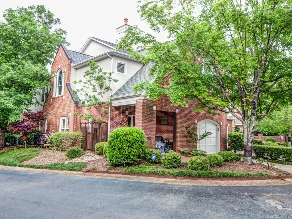 6031 Sharon Road Charlotte, NC 28210 - Photo 3 of 32 Gallery Image 3