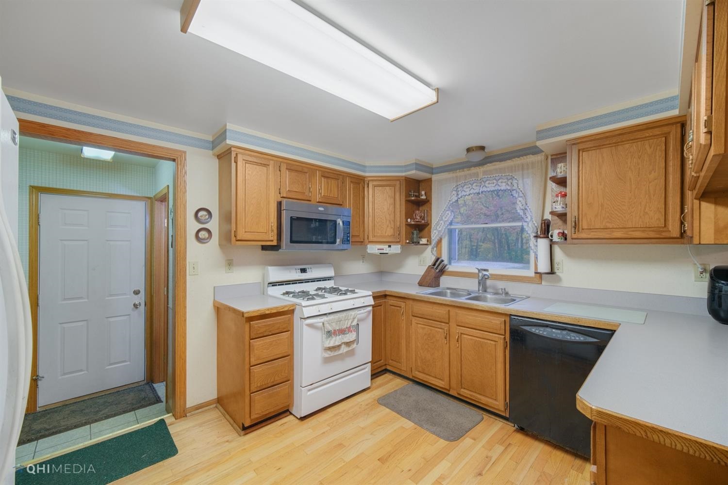 5977 East Division Road La Porte, IN 46350 - Photo 10 of 24 Gallery Image 10